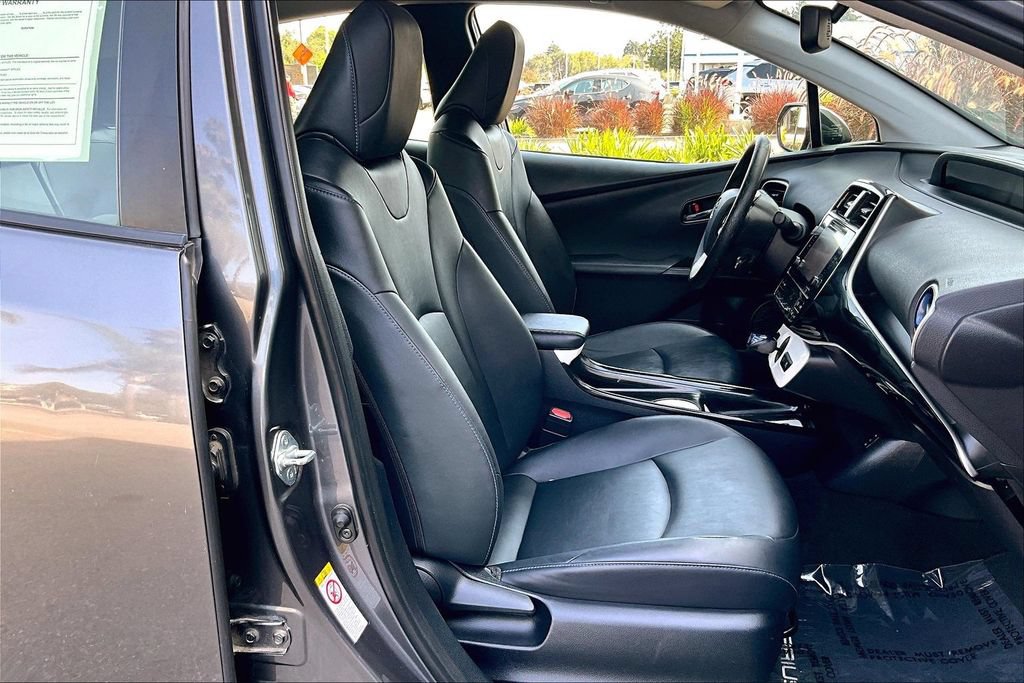 Used 2016 Toyota Prius Four Touring w/ Preferred Accessory Package FWD image 29