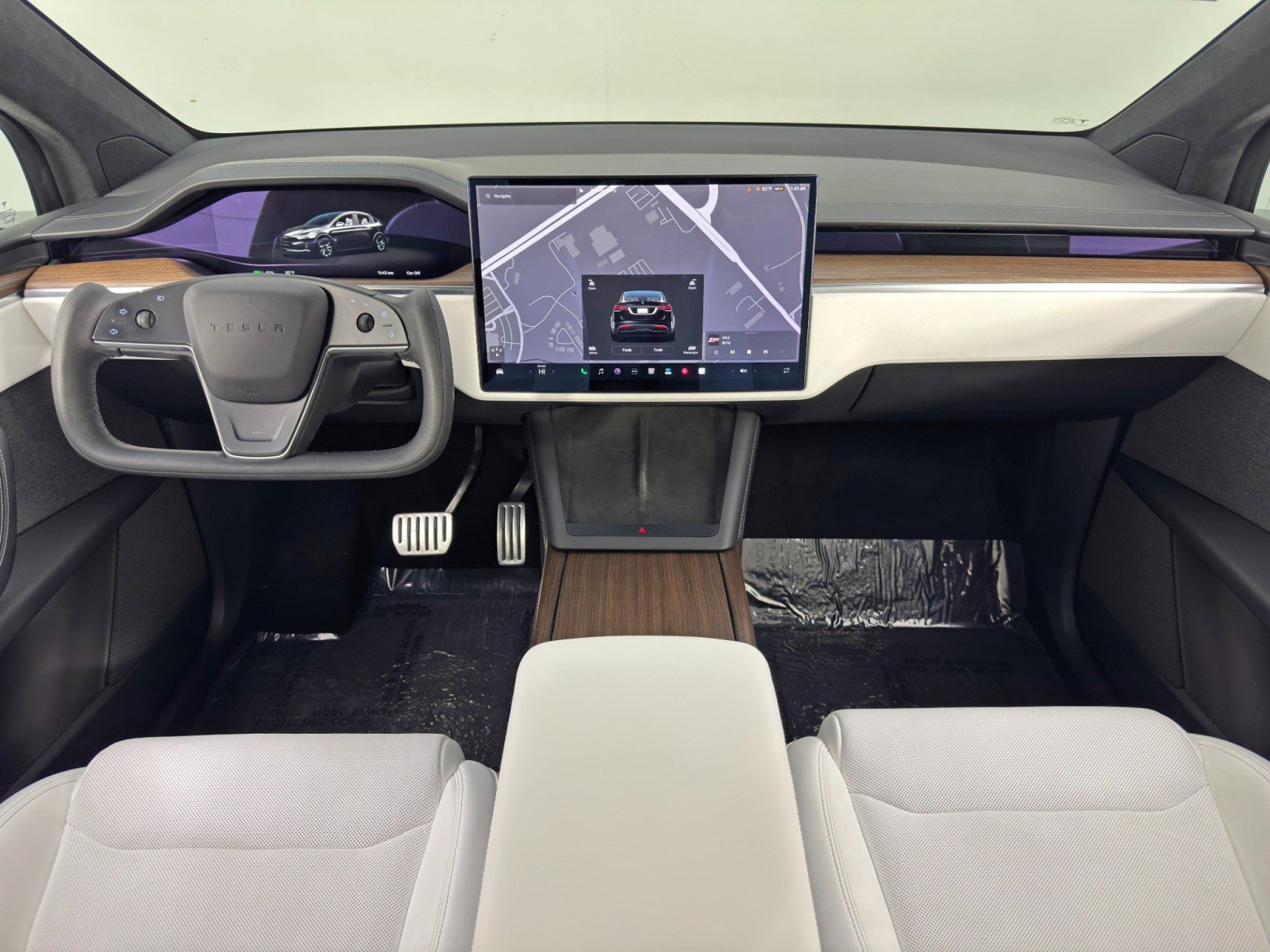Used 2023 Tesla Model X image 11