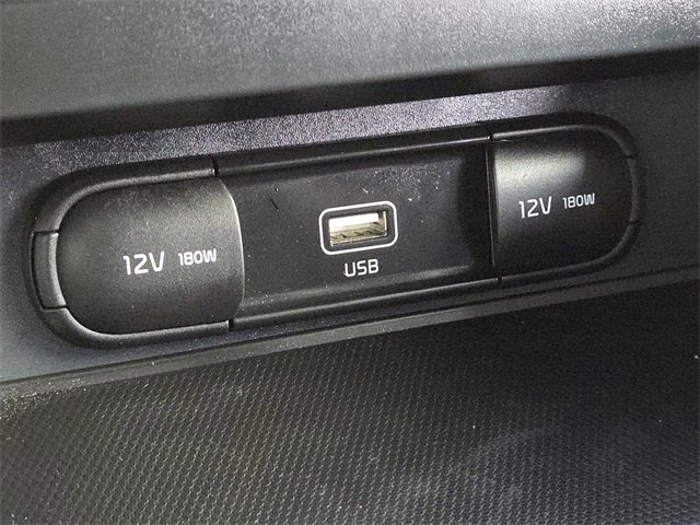 Used 2022 Kia Soul LX w/ Technology Package image 3