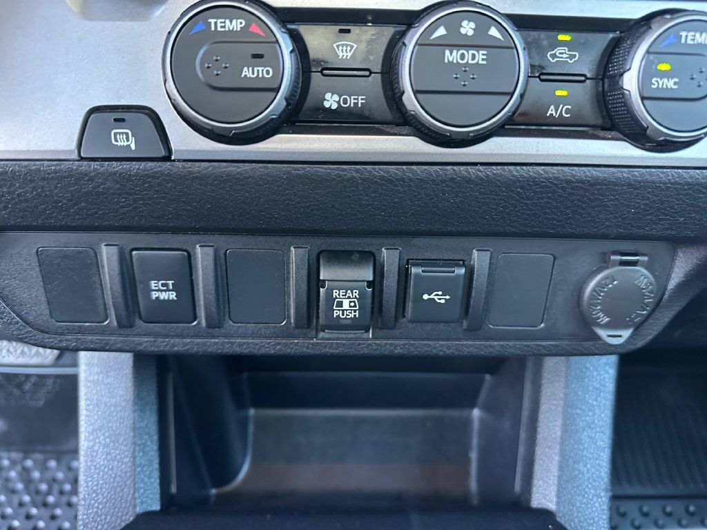 Used 2022 Toyota Tacoma SR5 RWD image 19