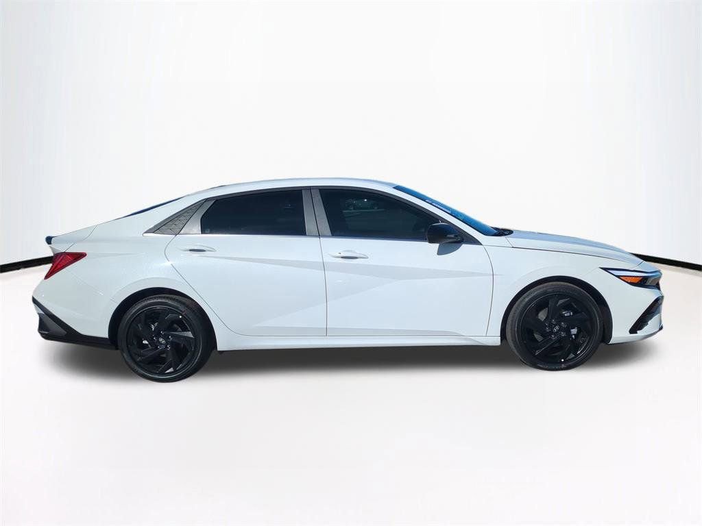 New 2026 Hyundai Elantra SEL Sport image 4