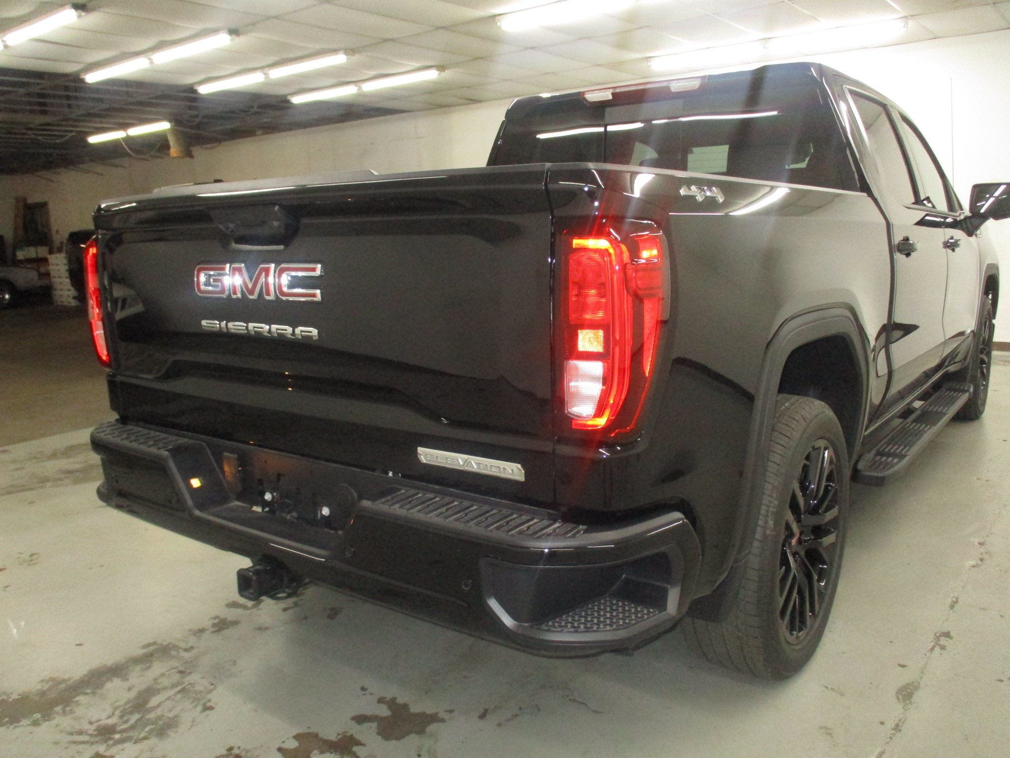 New 2026 GMC Sierra 1500 Elevation w/ Elevation Premium Package AWD/4WD image 6