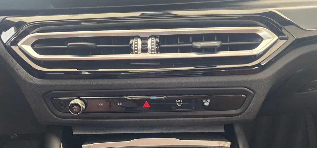 Used 2024 BMW 230i Coupe w/ Convenience Package image 26