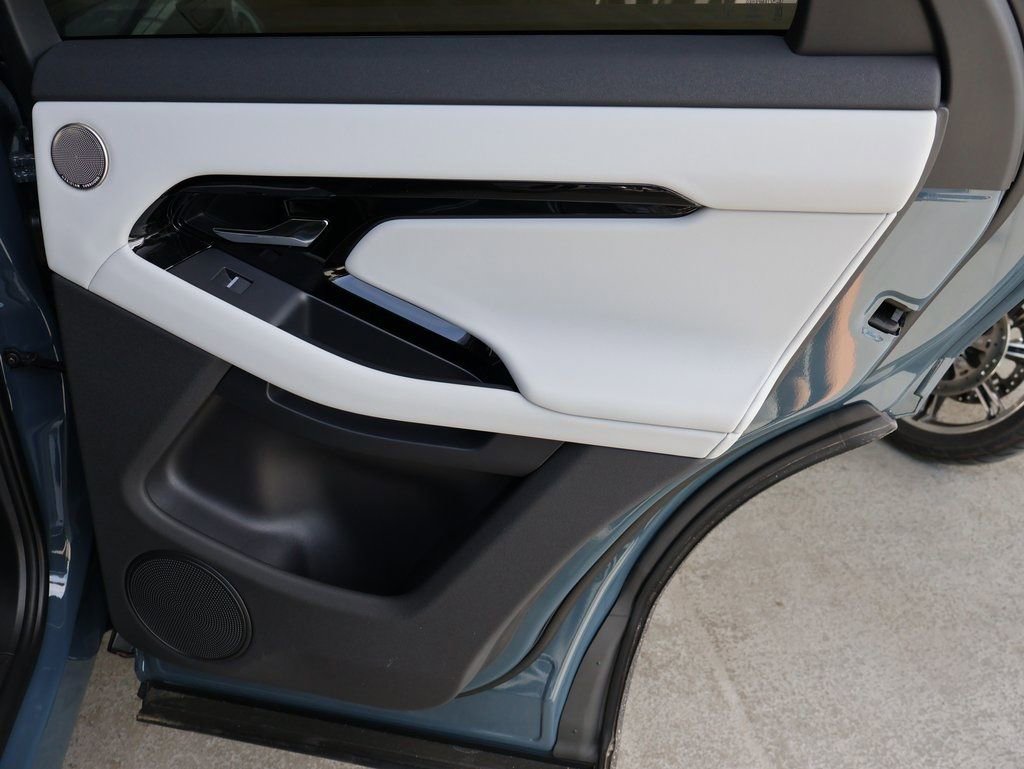Certified 2026 Land Rover Range Rover Evoque Dynamic SE AWD/4WD image 29