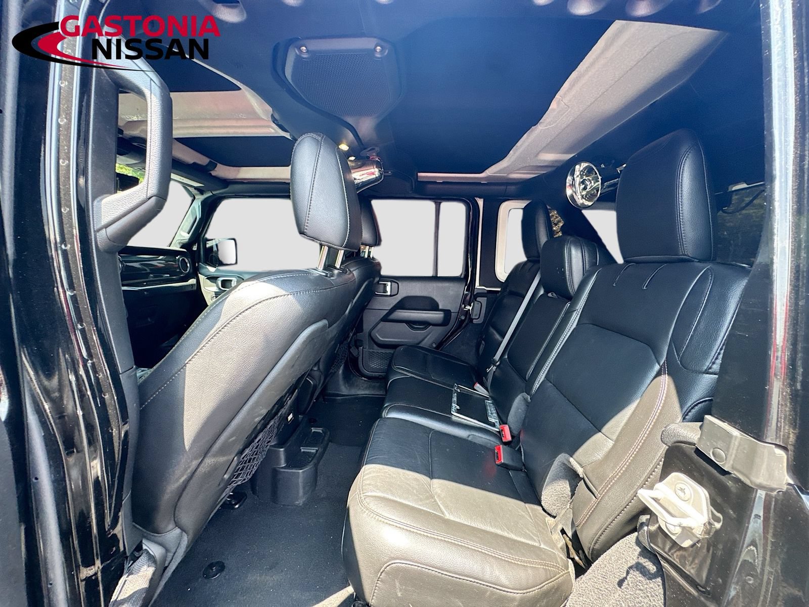 Used 2021 Jeep Wrangler Unlimited Rubicon w/ Dual Top Group AWD/4WD image 32
