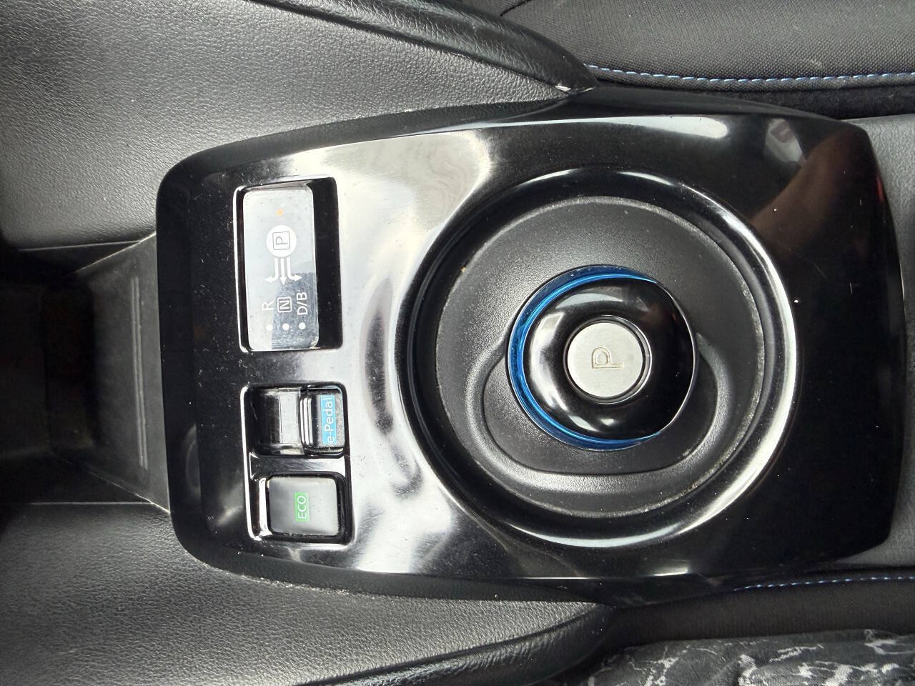 Used 2020 Nissan Leaf SV FWD image 27