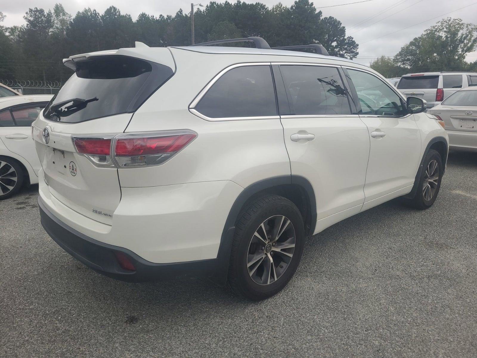 Used 2016 Toyota Highlander XLE AWD/4WD image 9