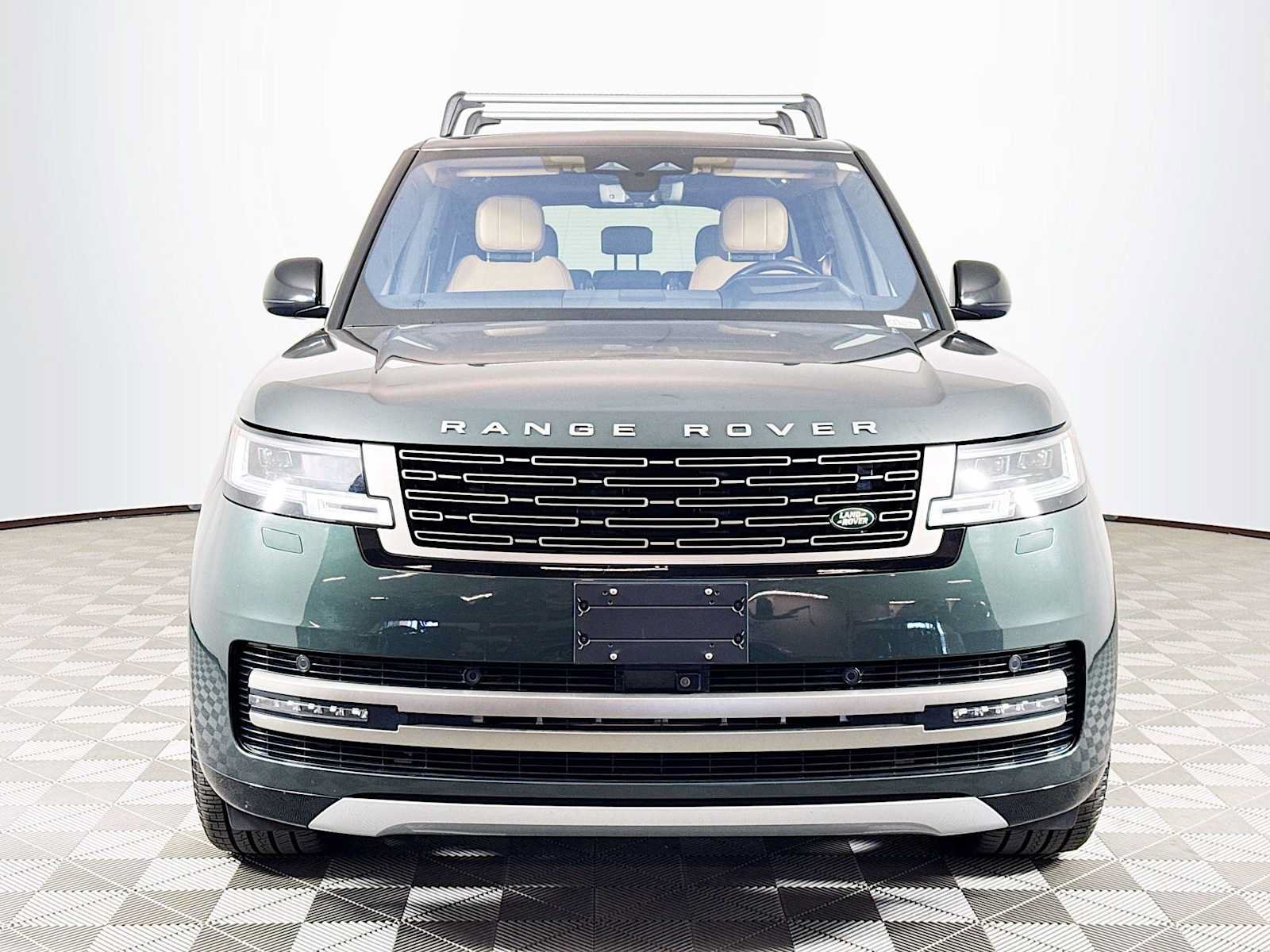 Used 2022 Land Rover Range Rover Long Wheelbase SE AWD/4WD image 2