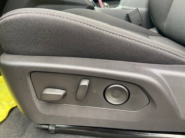 New 2026 Chevrolet Colorado W/T w/ WT Custom Package AWD/4WD image 18