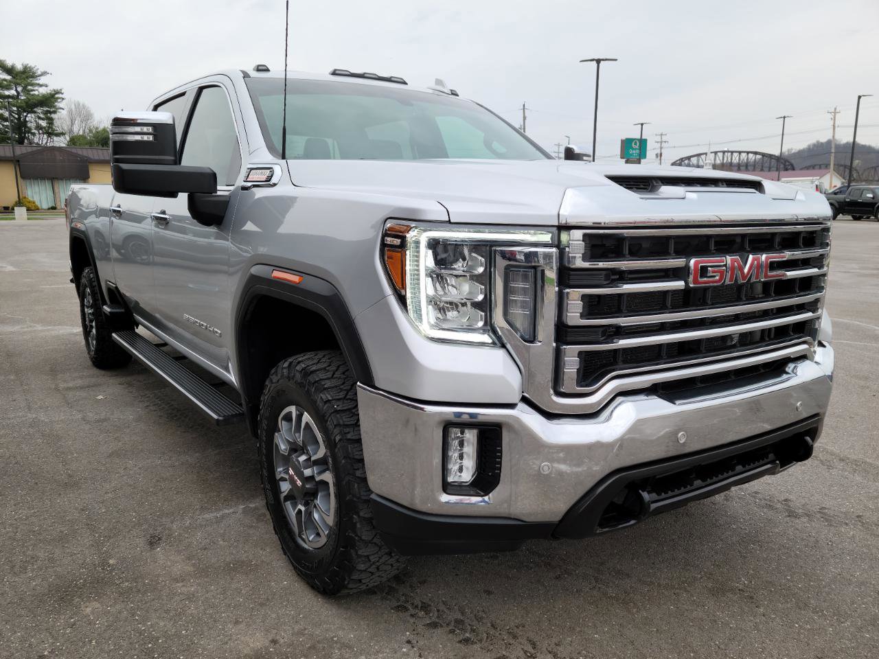 Used 2021 GMC Sierra 3500 SLT w/ SLT Preferred Package image 3