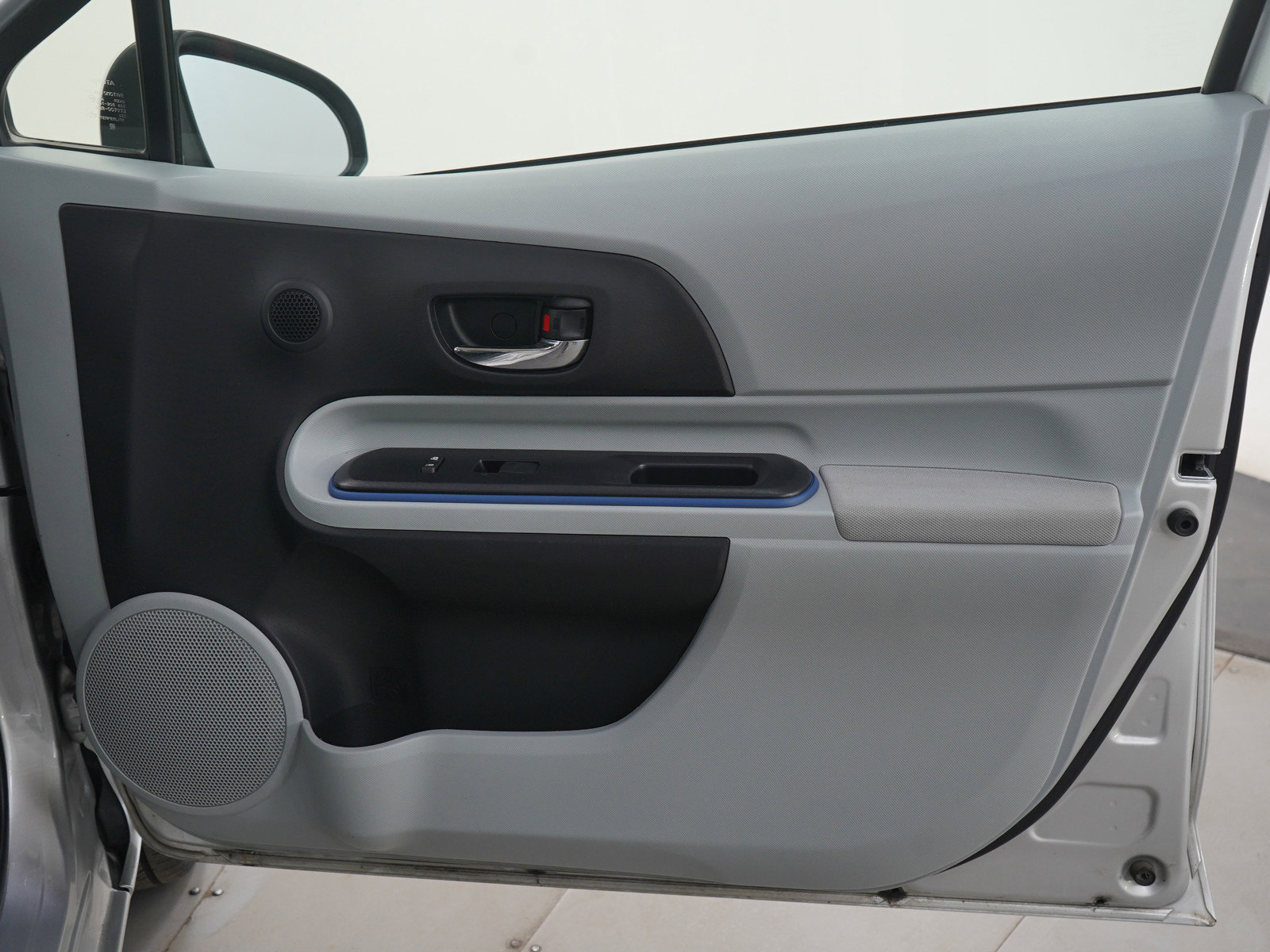 Used 2013 Toyota Prius C Two image 10