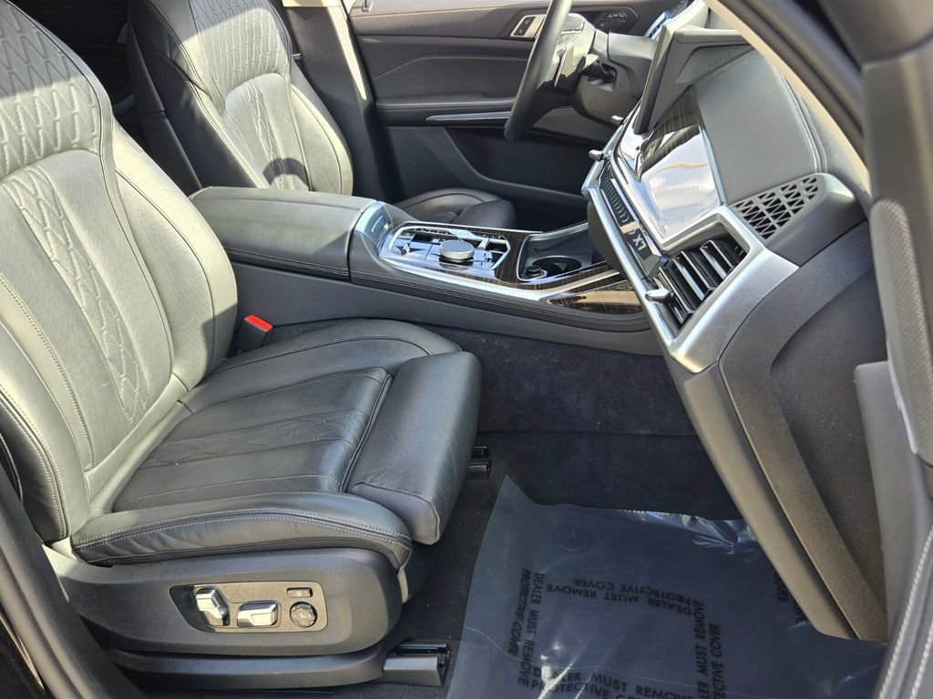 Used 2025 BMW X7 xDrive40i image 17