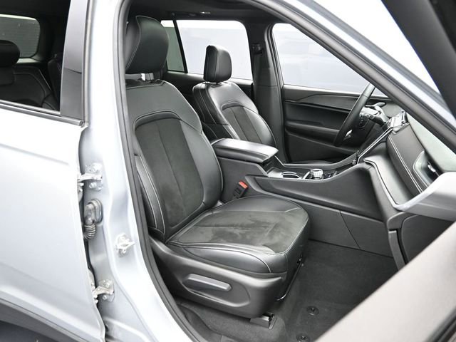 Used 2024 Jeep Grand Cherokee Altitude image 26