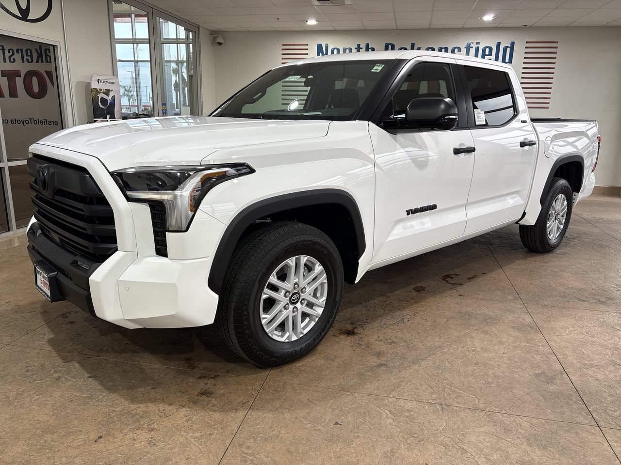 New 2026 Toyota Tundra SR5 w/ SR5 Convenience Package