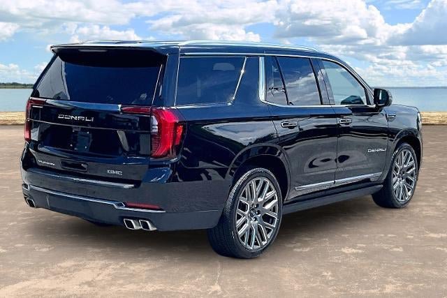 Used 2025 GMC Yukon Denali Ultimate w/ LPO, Floor Liner Package AWD/4WD image 6