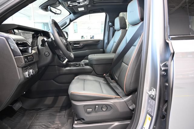 New 2026 GMC Yukon XL AT4 w/ AT4 Premium Package AWD/4WD image 11