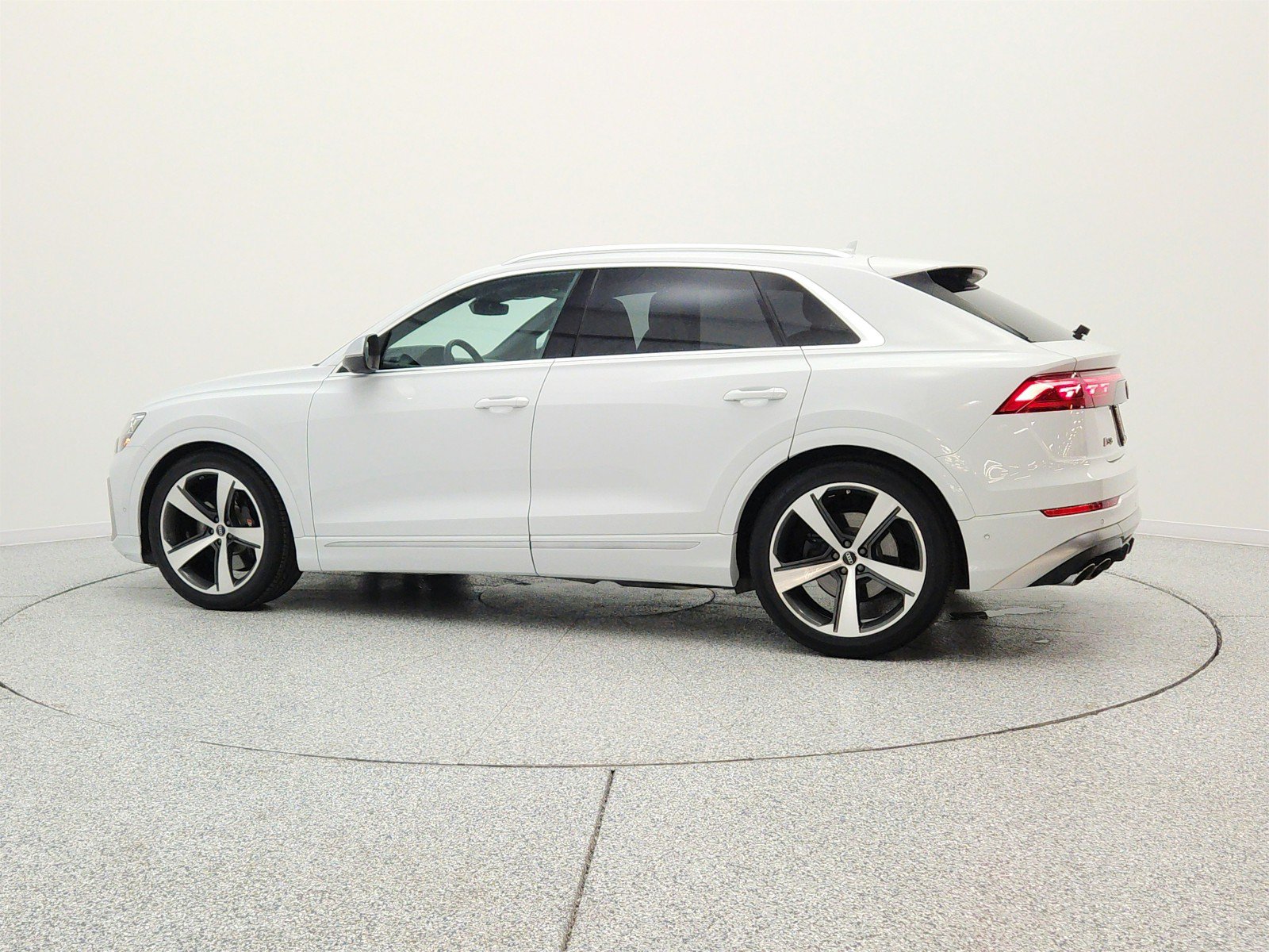 Used 2024 Audi SQ8 Prestige AWD/4WD image 8