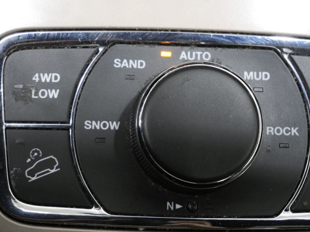 Used 2016 Jeep Grand Cherokee Limited AWD/4WD image 22