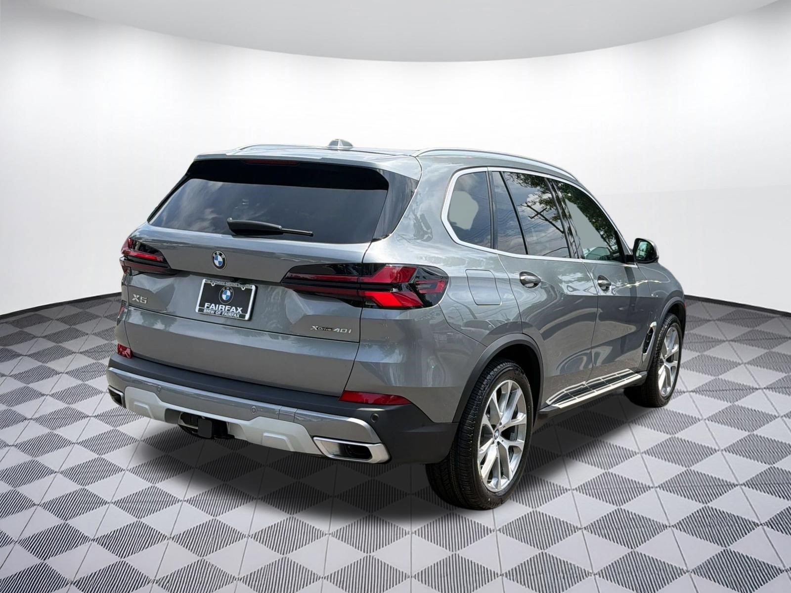 Used 2024 BMW X5 xDrive40i w/ Parking Assistance Package AWD/4WD image 9