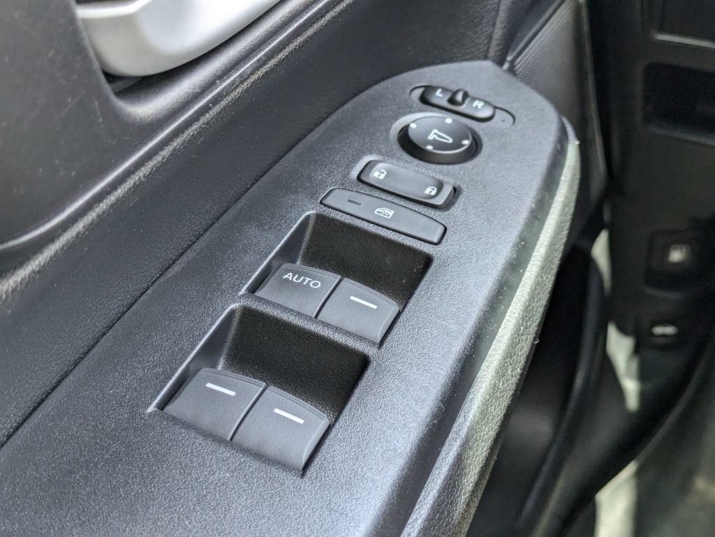 Used 2017 Honda CR-V LX image 21