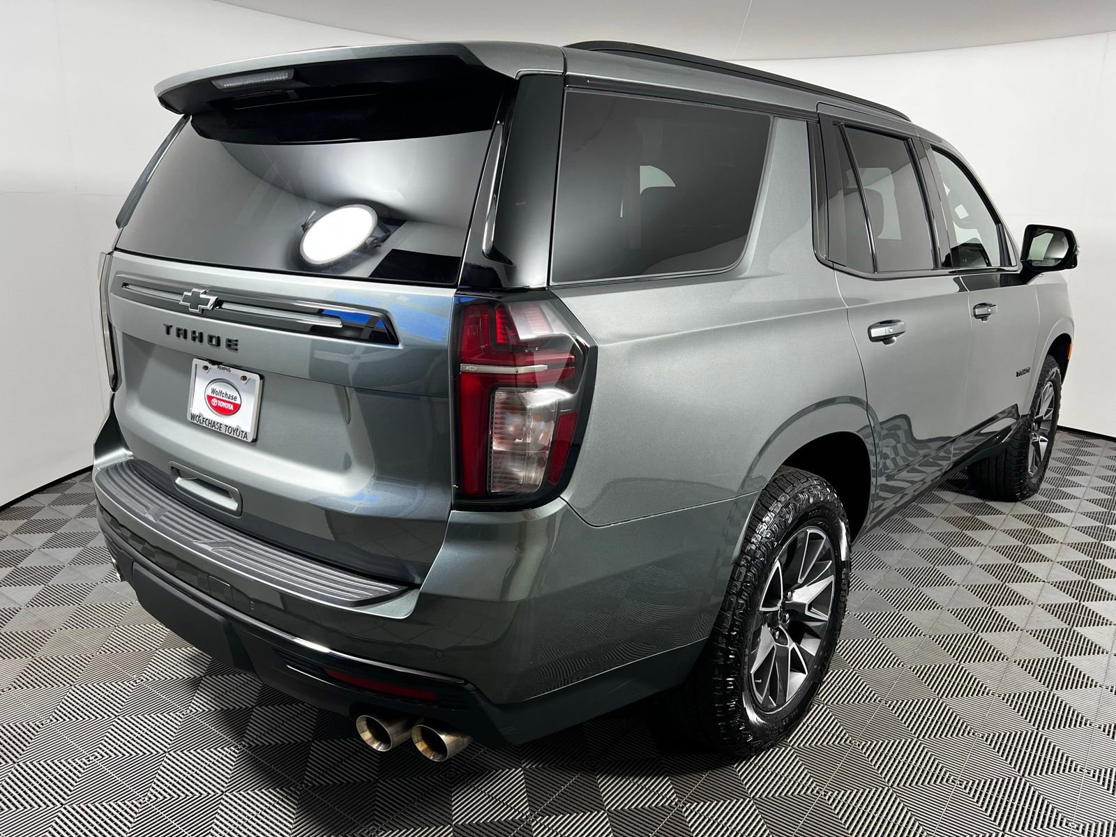 Used 2023 Chevrolet Tahoe Z71 w/ Z71 Off-Road Package AWD/4WD image 5