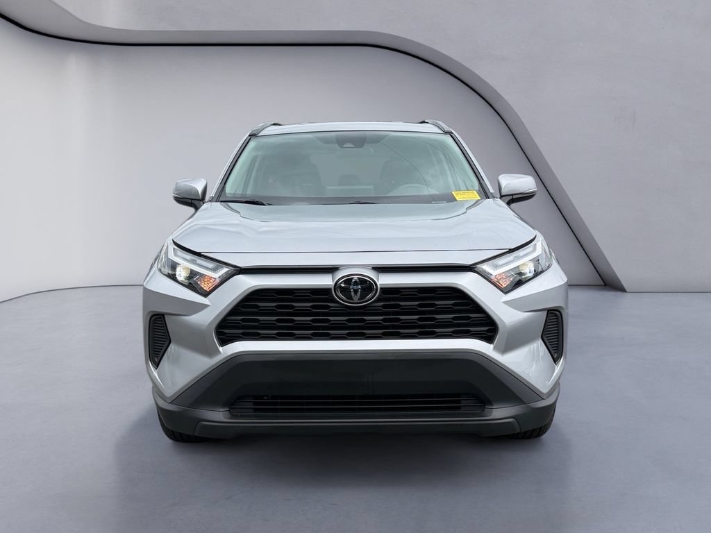 Used 2025 Toyota RAV4 XLE AWD/4WD image 8
