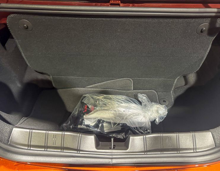 Used 2023 Chevrolet Camaro LT w/ RS Package image 23