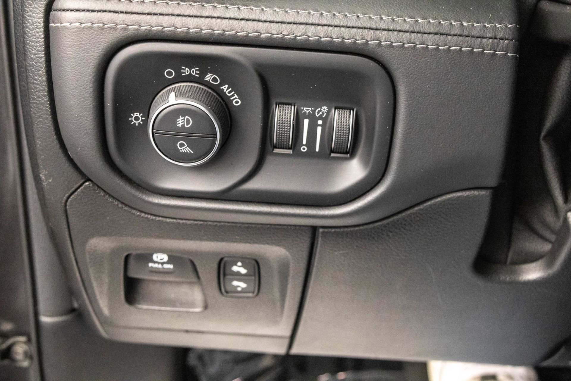 Used 2020 RAM 1500 Limited image 18