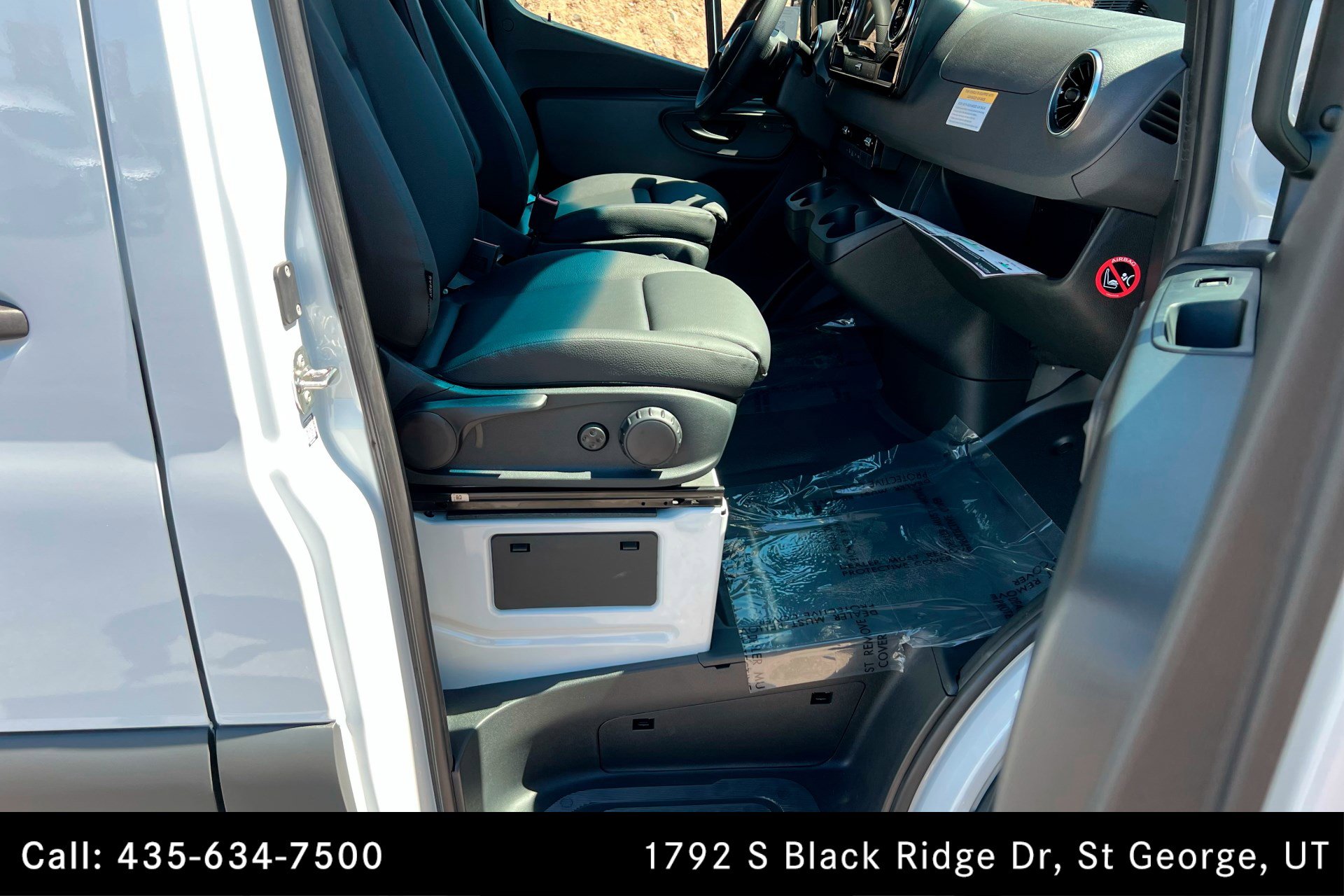 Used 2025 Mercedes-Benz Sprinter 2500 image 22