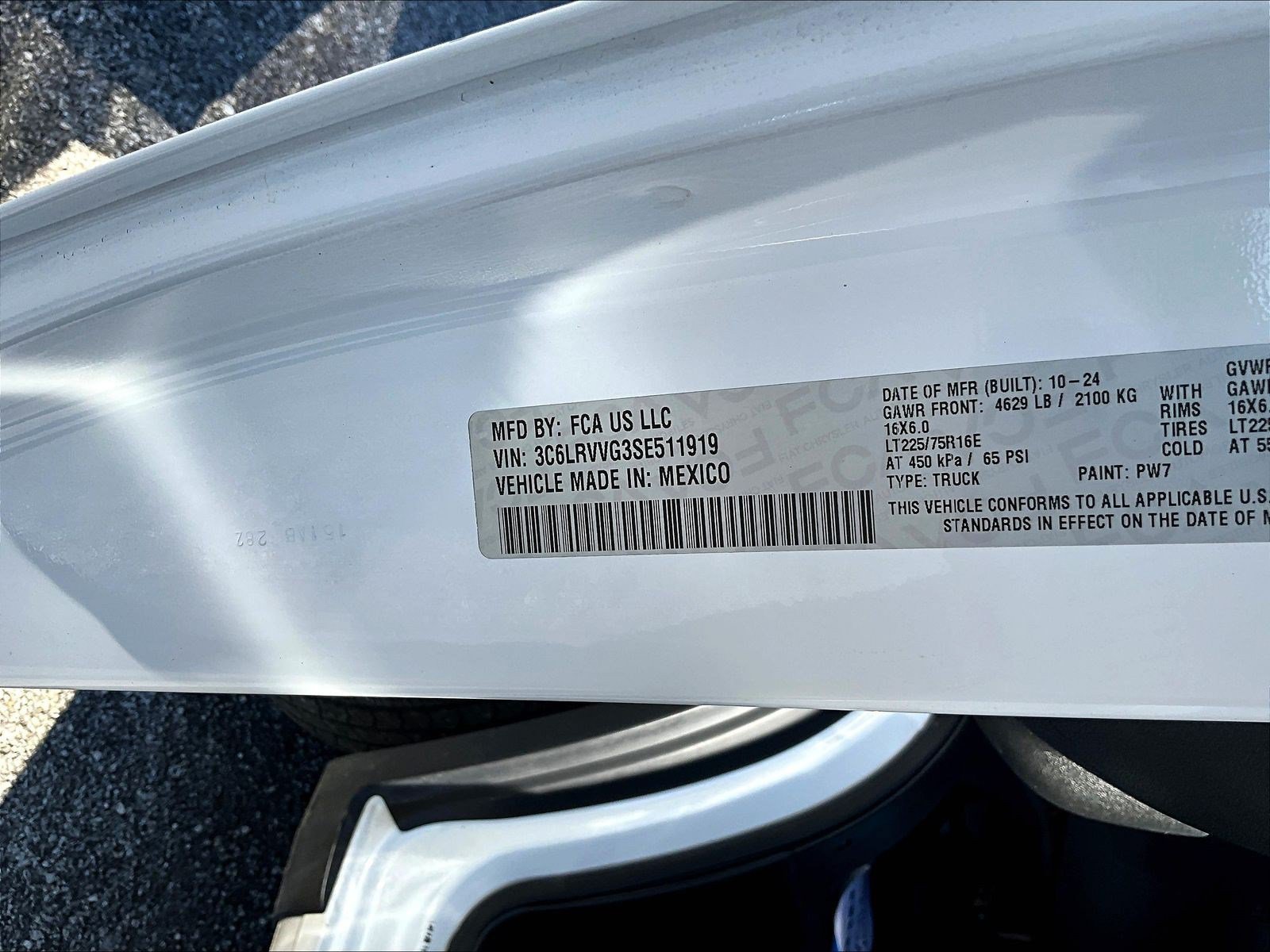 Used 2025 RAM ProMaster 2500 w/ Convenience Group FWD image 18