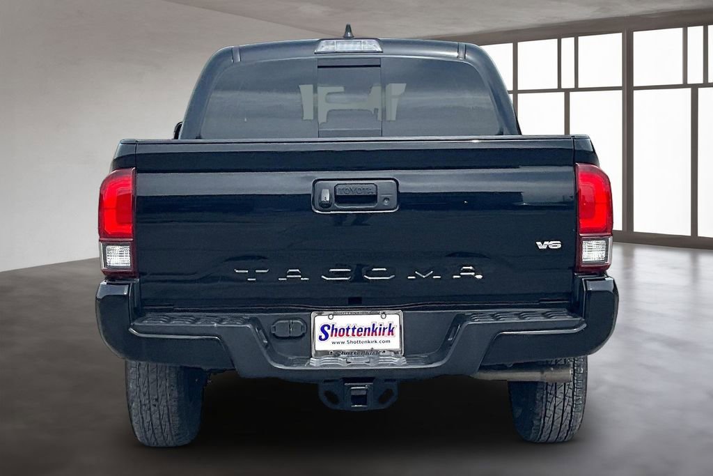 Used 2022 Toyota Tacoma SR5 w/ Technology Package RWD image 5