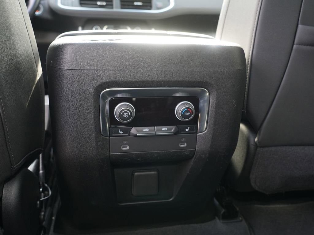 Used 2022 Chevrolet Tahoe Z71 w/ Z71 Off-Road Package AWD/4WD image 26