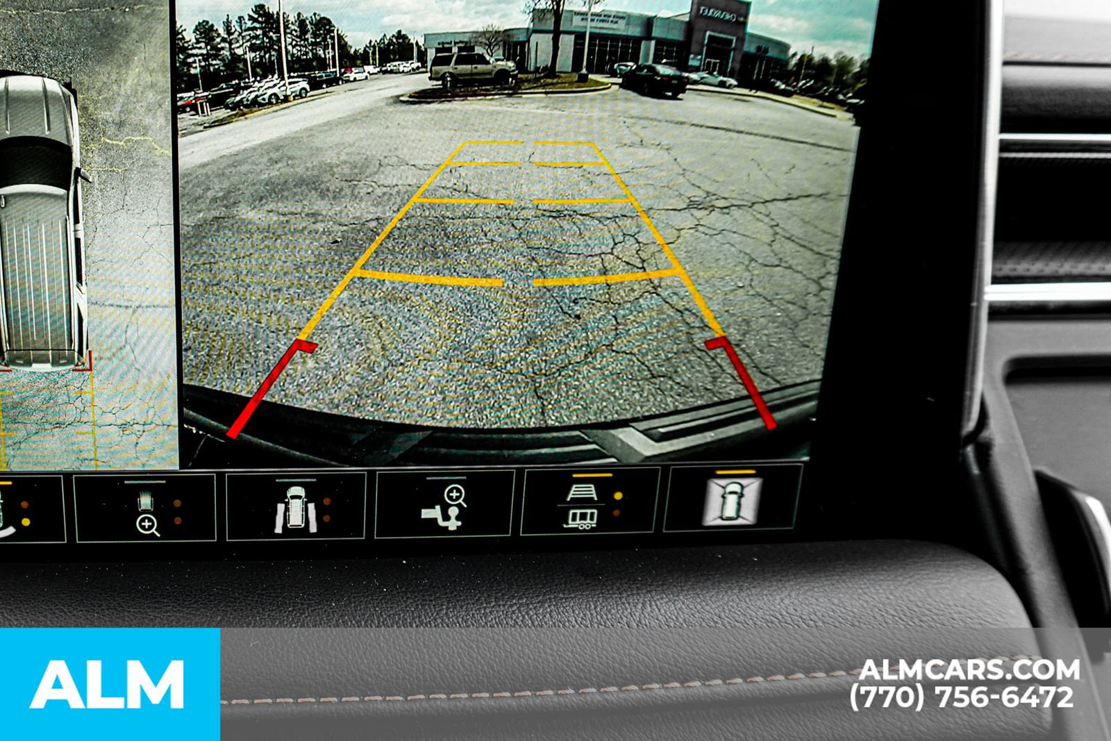 Used 2024 GMC Yukon XL AT4 w/ Technology Package image 40