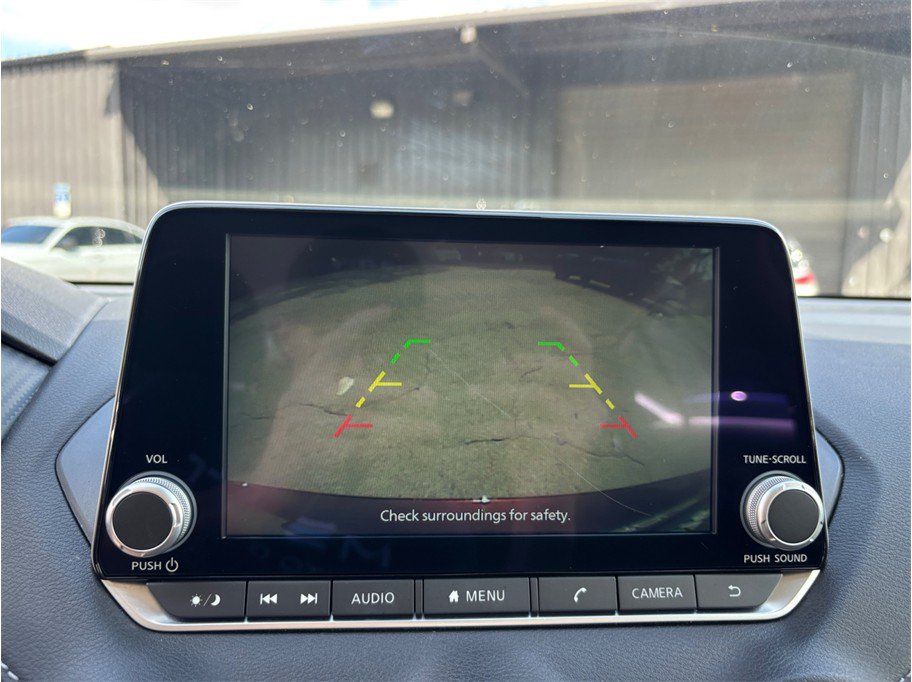 Used 2024 Nissan Sentra SV FWD image 27