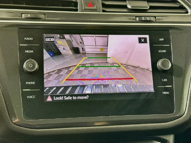 Certified 2024 Volkswagen Tiguan SE AWD/4WD image 13