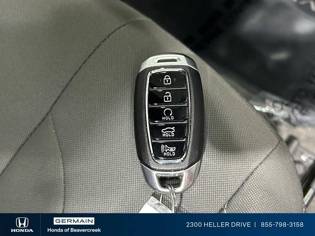 Used 2023 Hyundai Elantra Blue FWD image 30