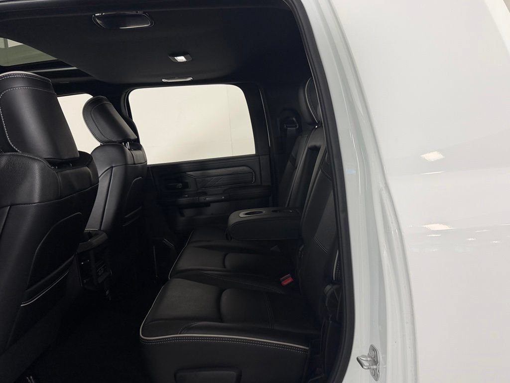 Used 2025 RAM 3500 Limited AWD/4WD image 28