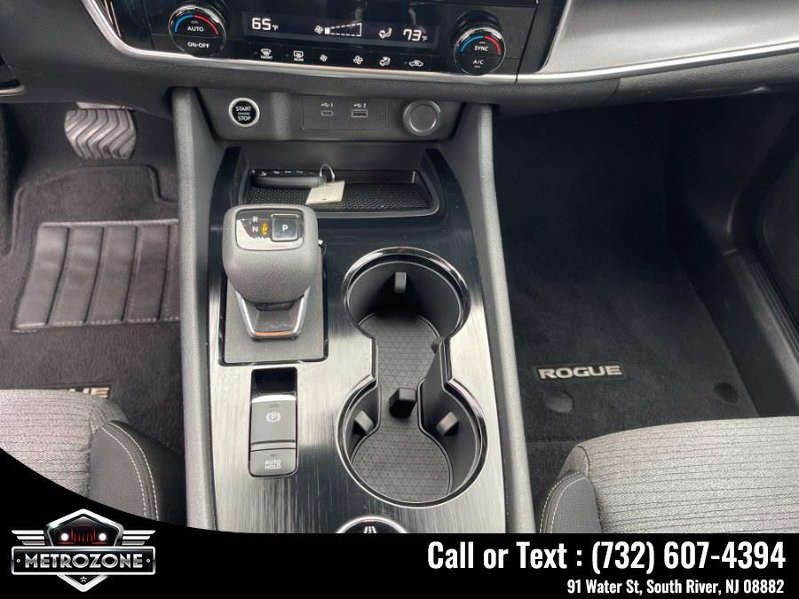 Used 2021 Nissan Rogue SV image 21