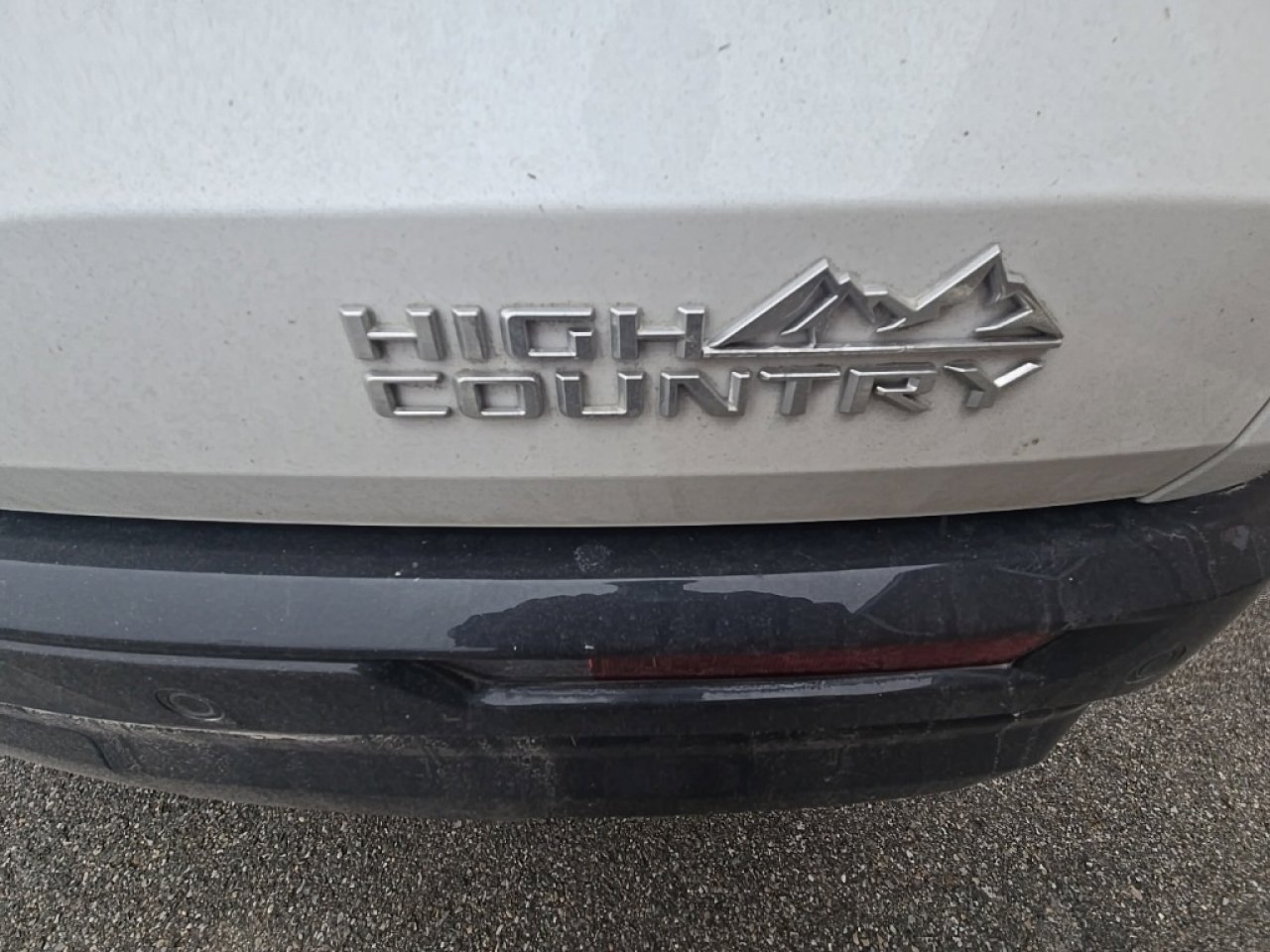 Used 2025 Chevrolet Traverse High Country w/ LPO, Floor Liner Package image 4