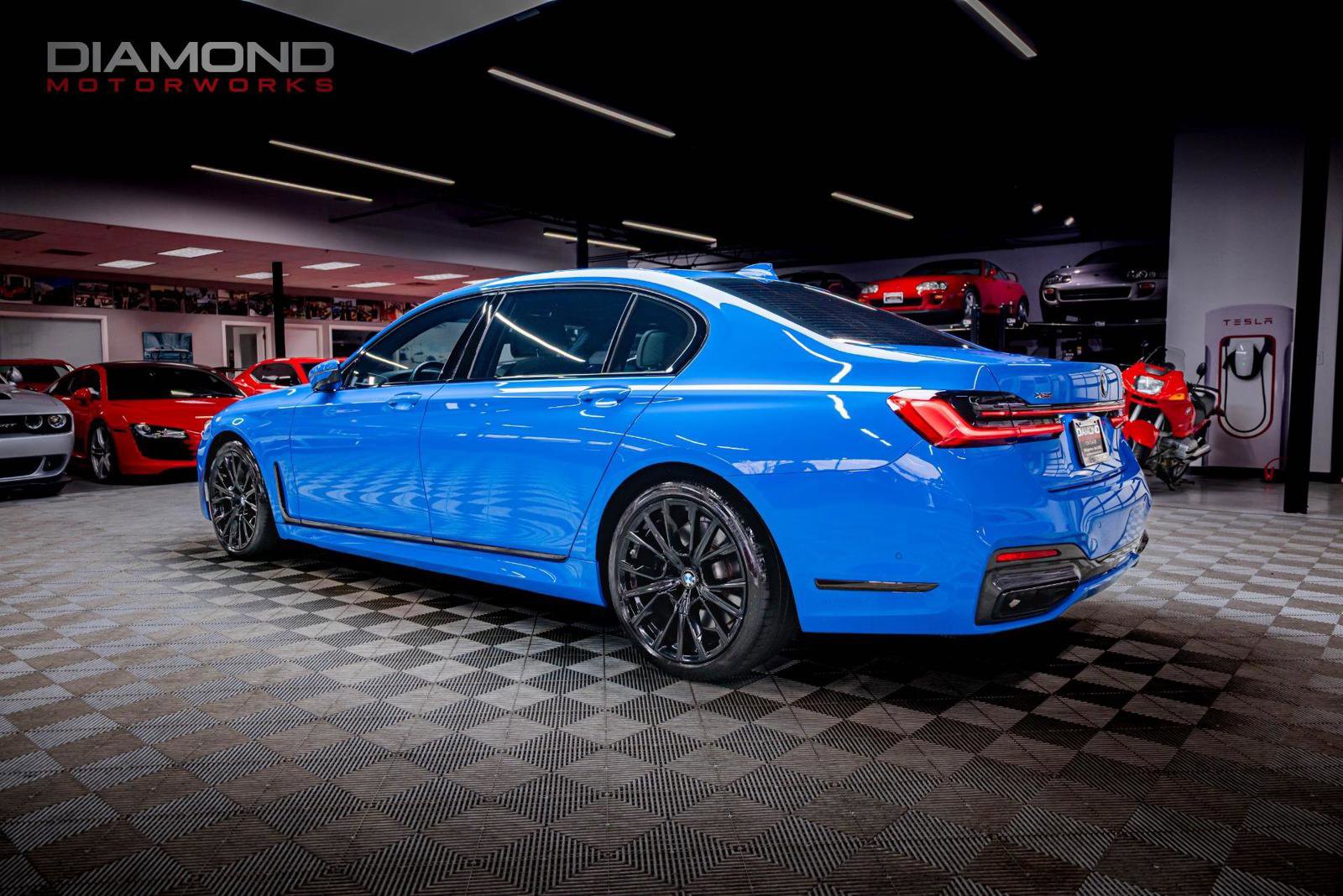 Used 2021 BMW 750i xDrive w/ Executive Package image 24