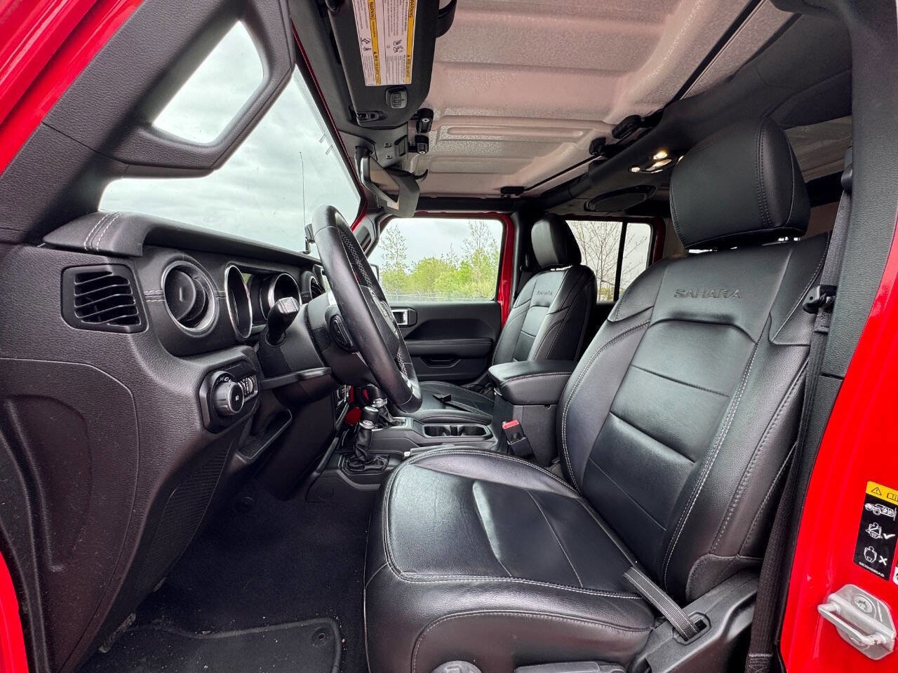 Used 2020 Jeep Wrangler Unlimited Sahara w/ Uconnect 4C Nav & Sound Group AWD/4WD image 11