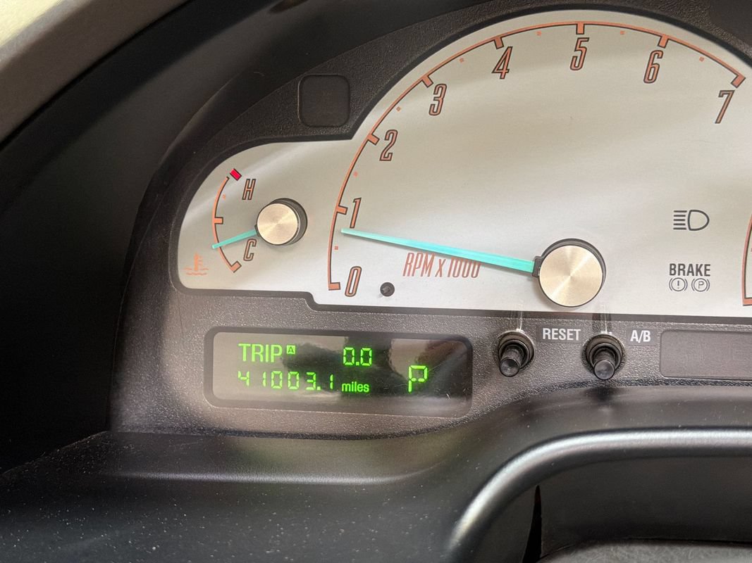 Used 2002 Ford Thunderbird RWD image 23