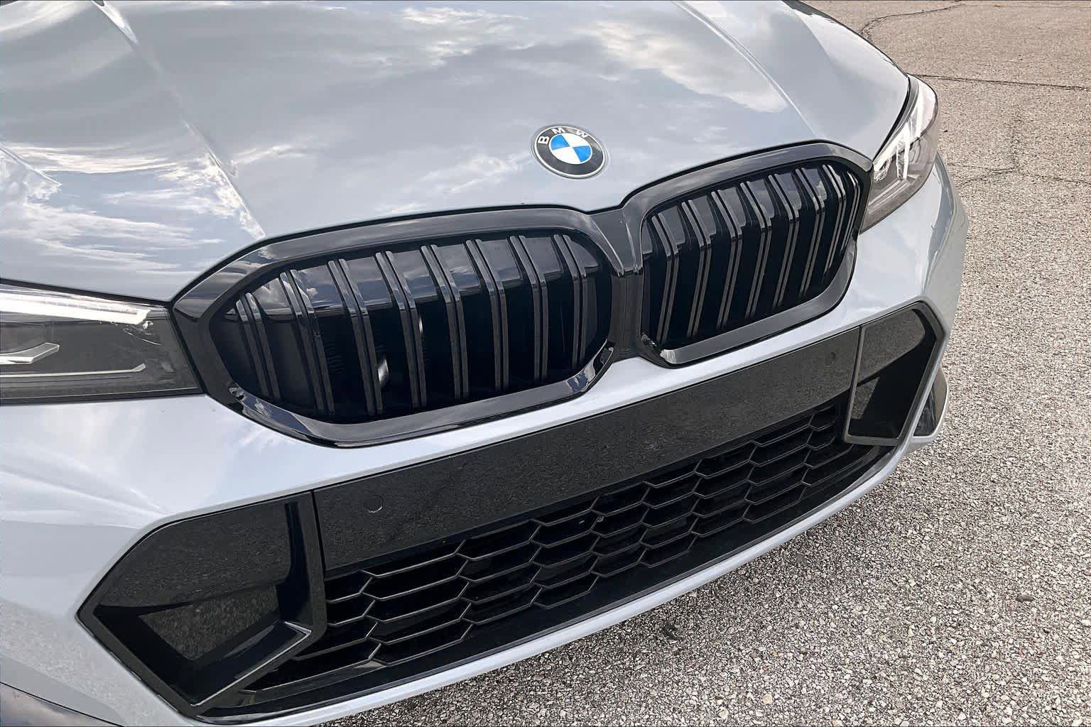 Used 2026 BMW 330i Sedan w/ M Sport Package RWD image 28