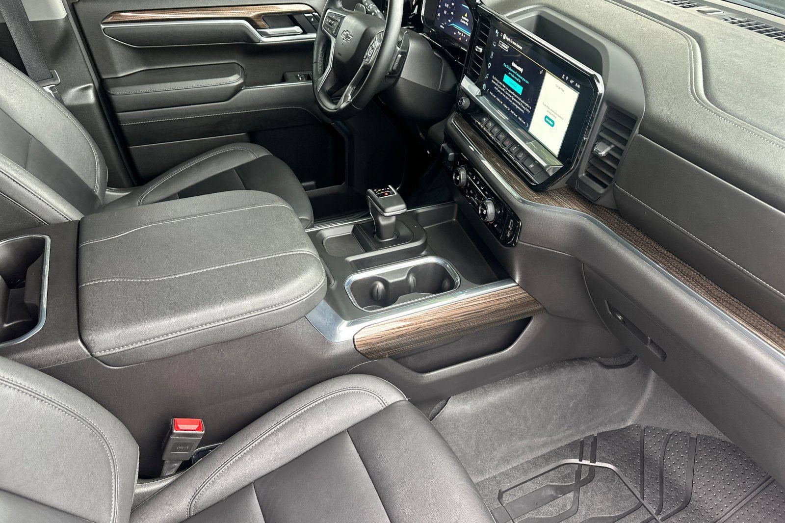 Used 2025 Chevrolet Silverado 1500 LT Trail Boss w/ LT Trail Boss Premium Package AWD/4WD image 16
