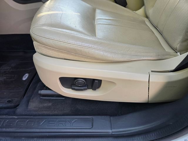 Used 2018 Land Rover Discovery Sport HSE image 13