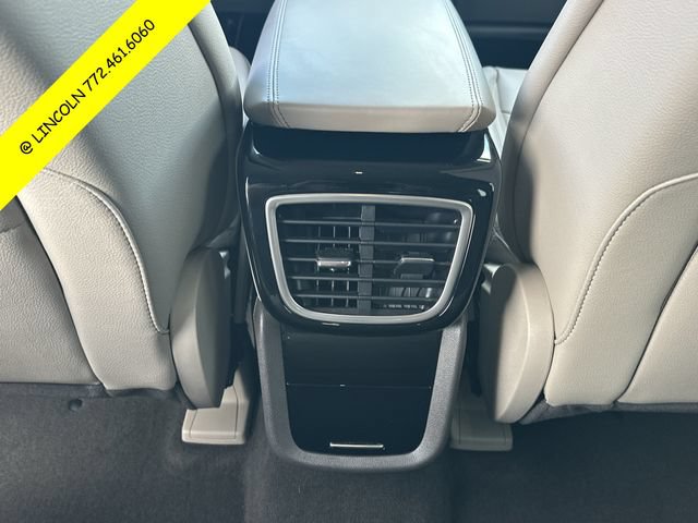 Used 2022 Ford Explorer Platinum w/ Equipment Group 601A AWD/4WD image 15