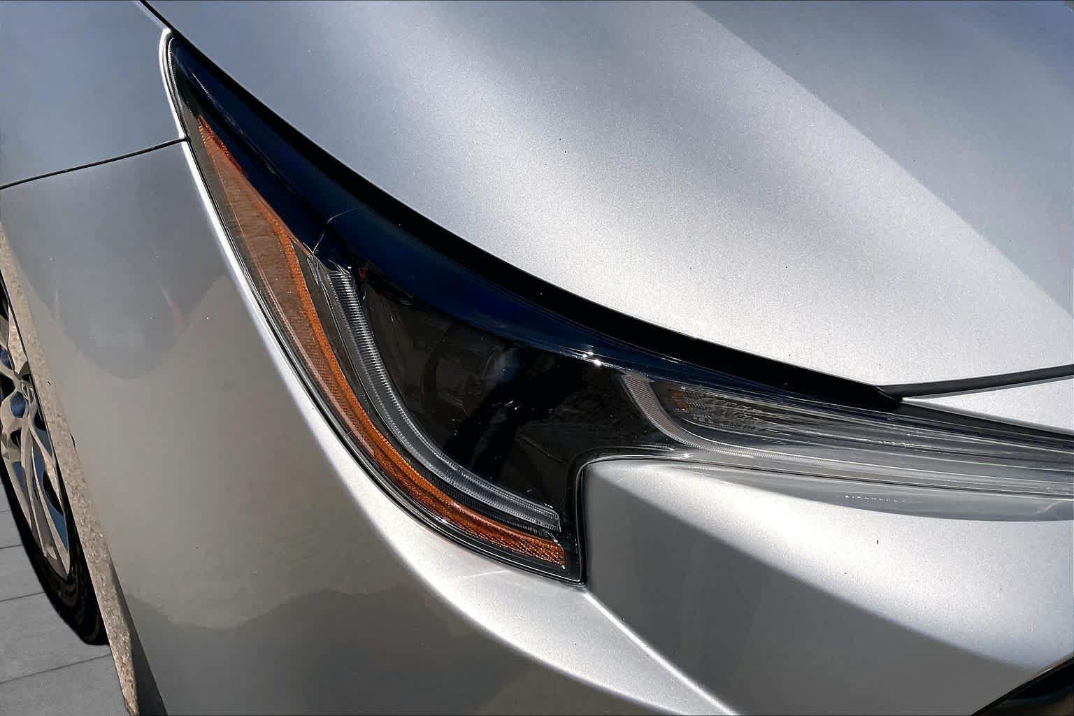 Used 2025 Toyota Corolla LE FWD image 27