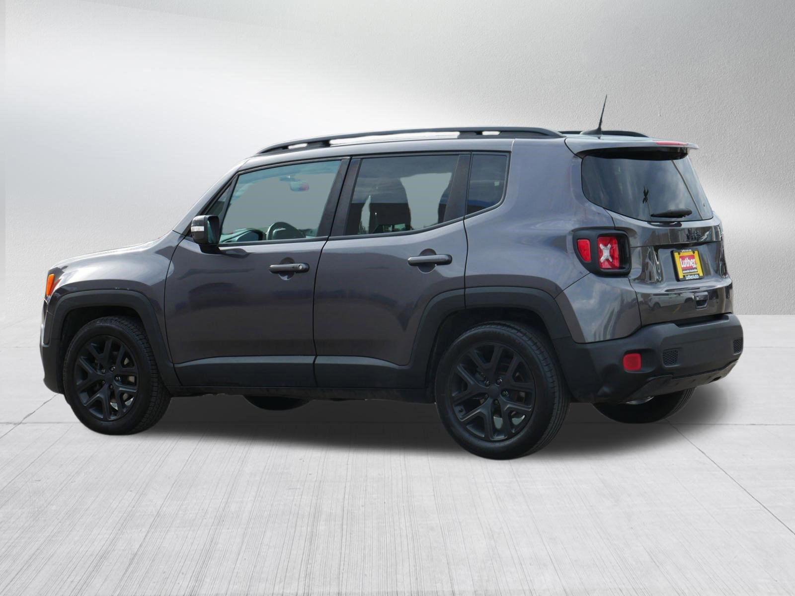 Used 2018 Jeep Renegade Altitude FWD image 5