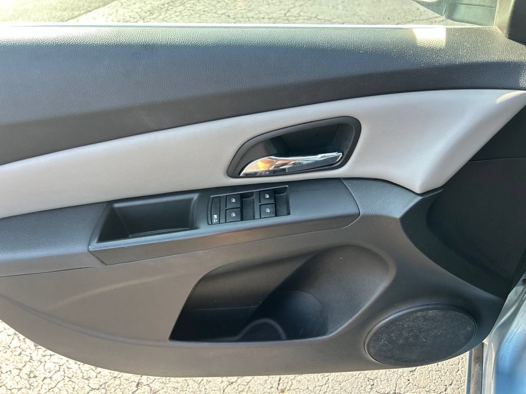 Used 2011 Chevrolet Cruze LS w/ Connectivity Package FWD image 11