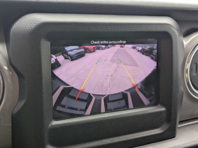 Used 2019 Jeep Wrangler Unlimited Sahara AWD/4WD image 21